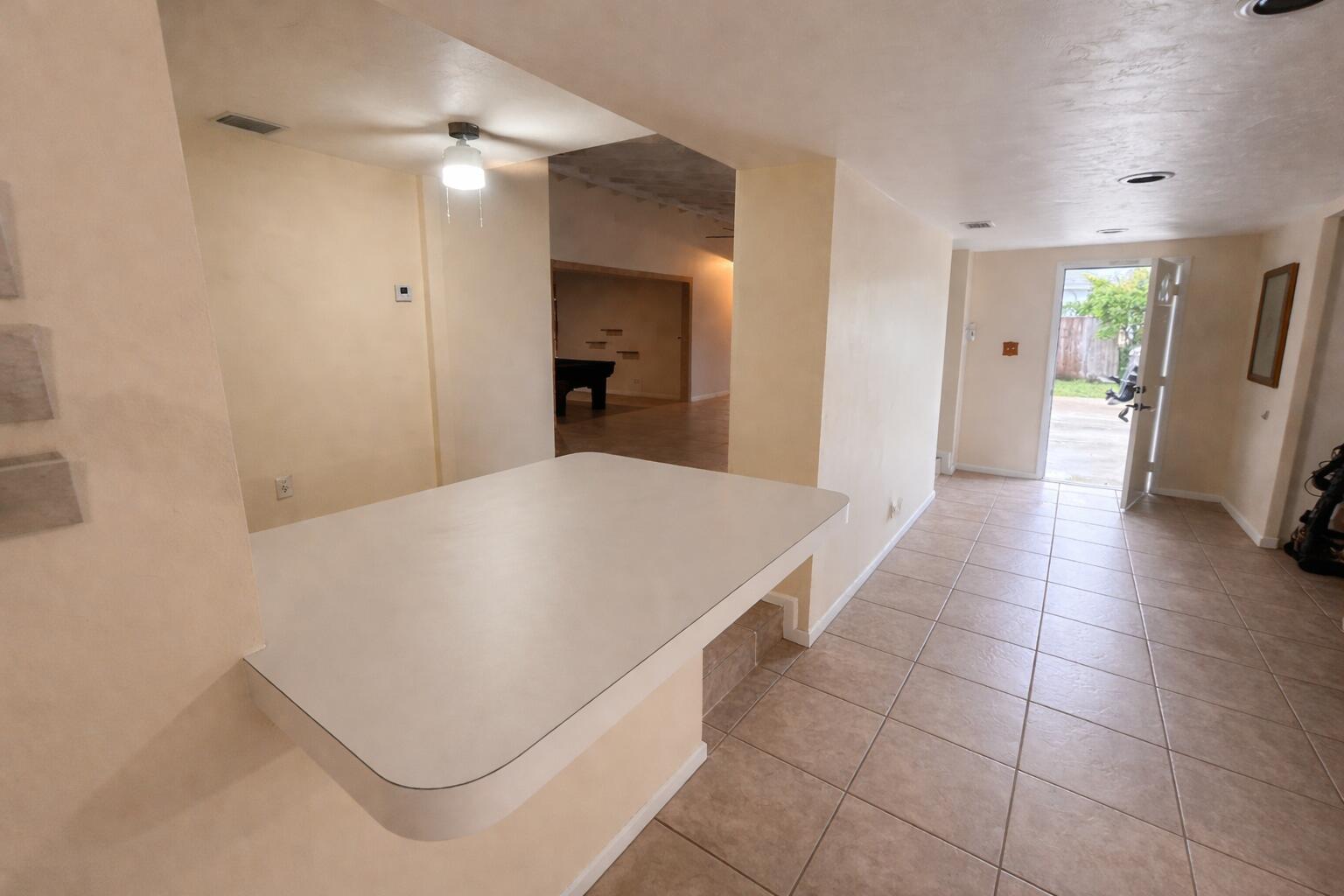 LAWN LAKE - Residential