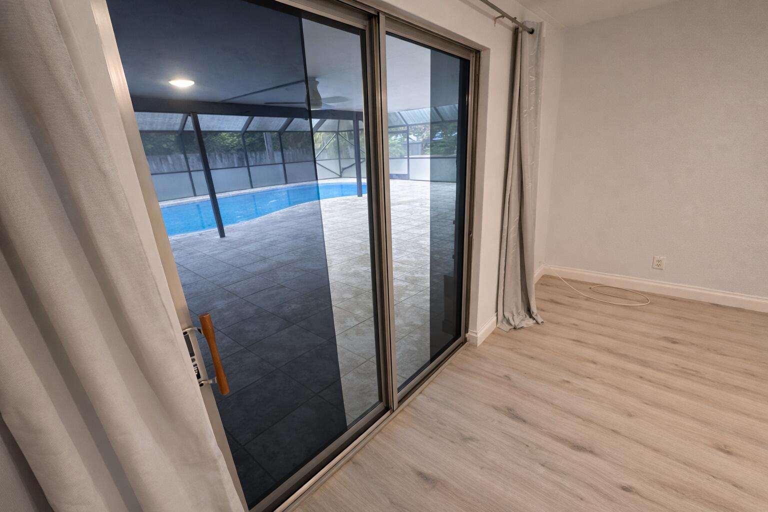 LAWN LAKE - Residential