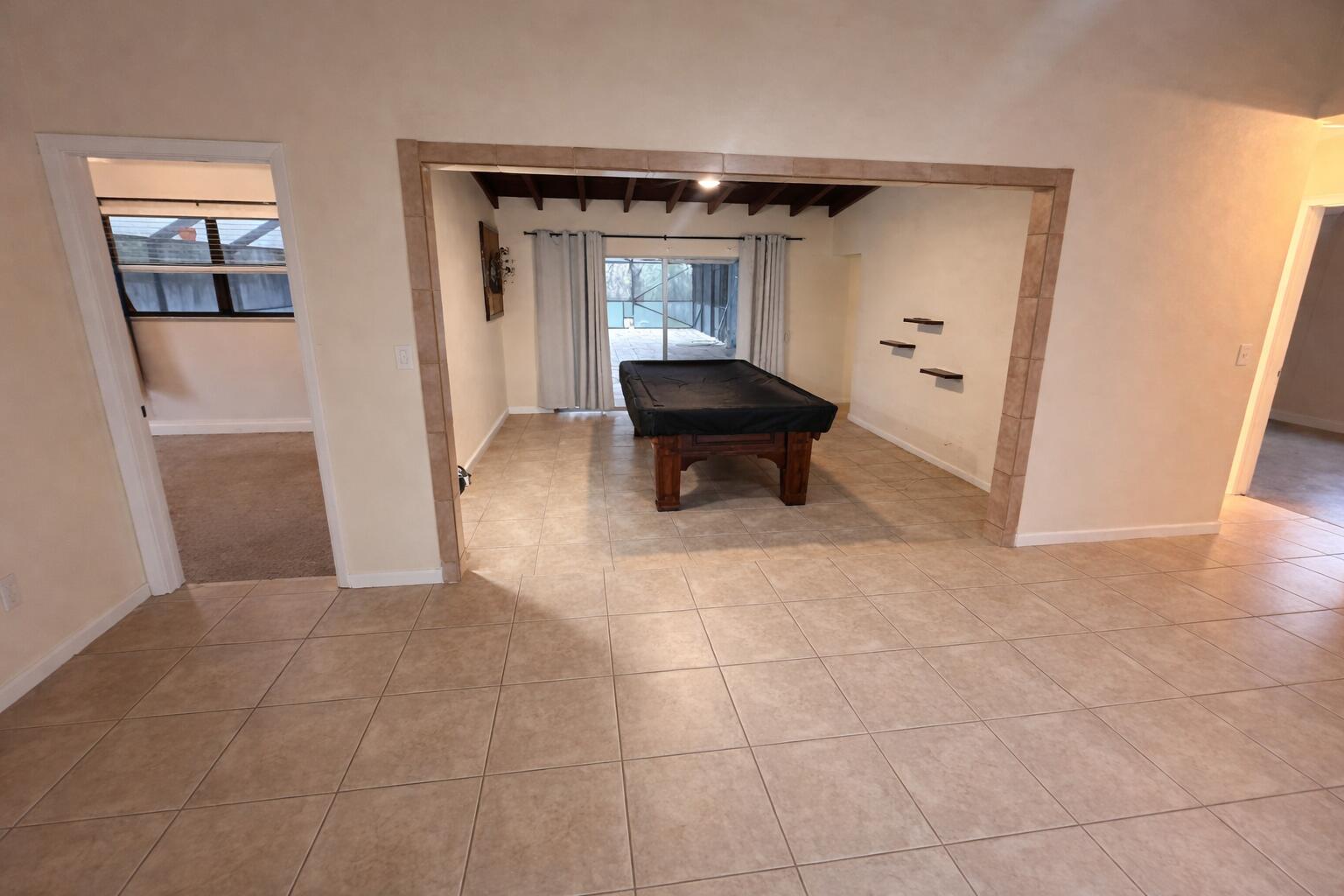 LAWN LAKE - Residential