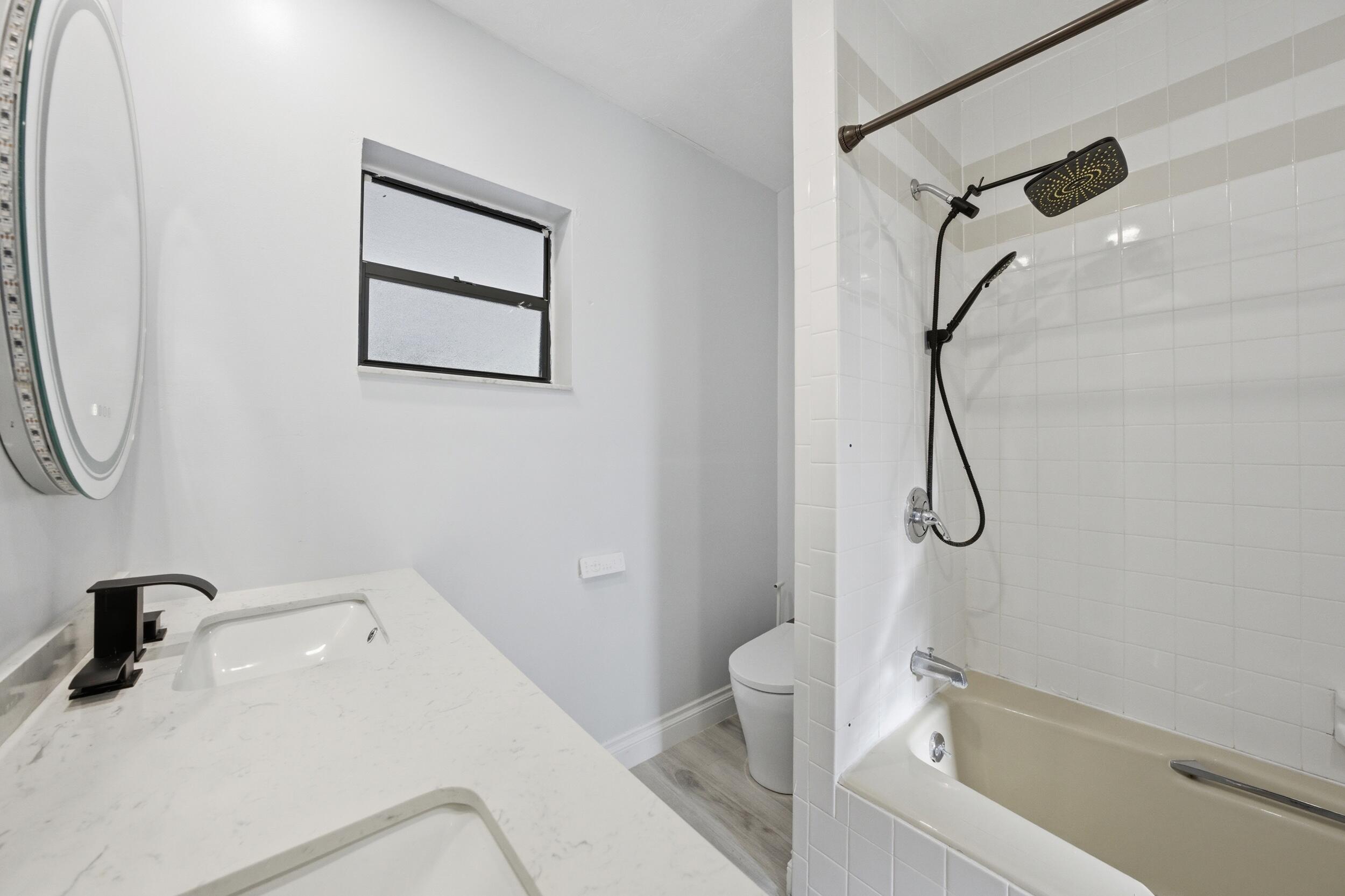 LAWN LAKE - Residential