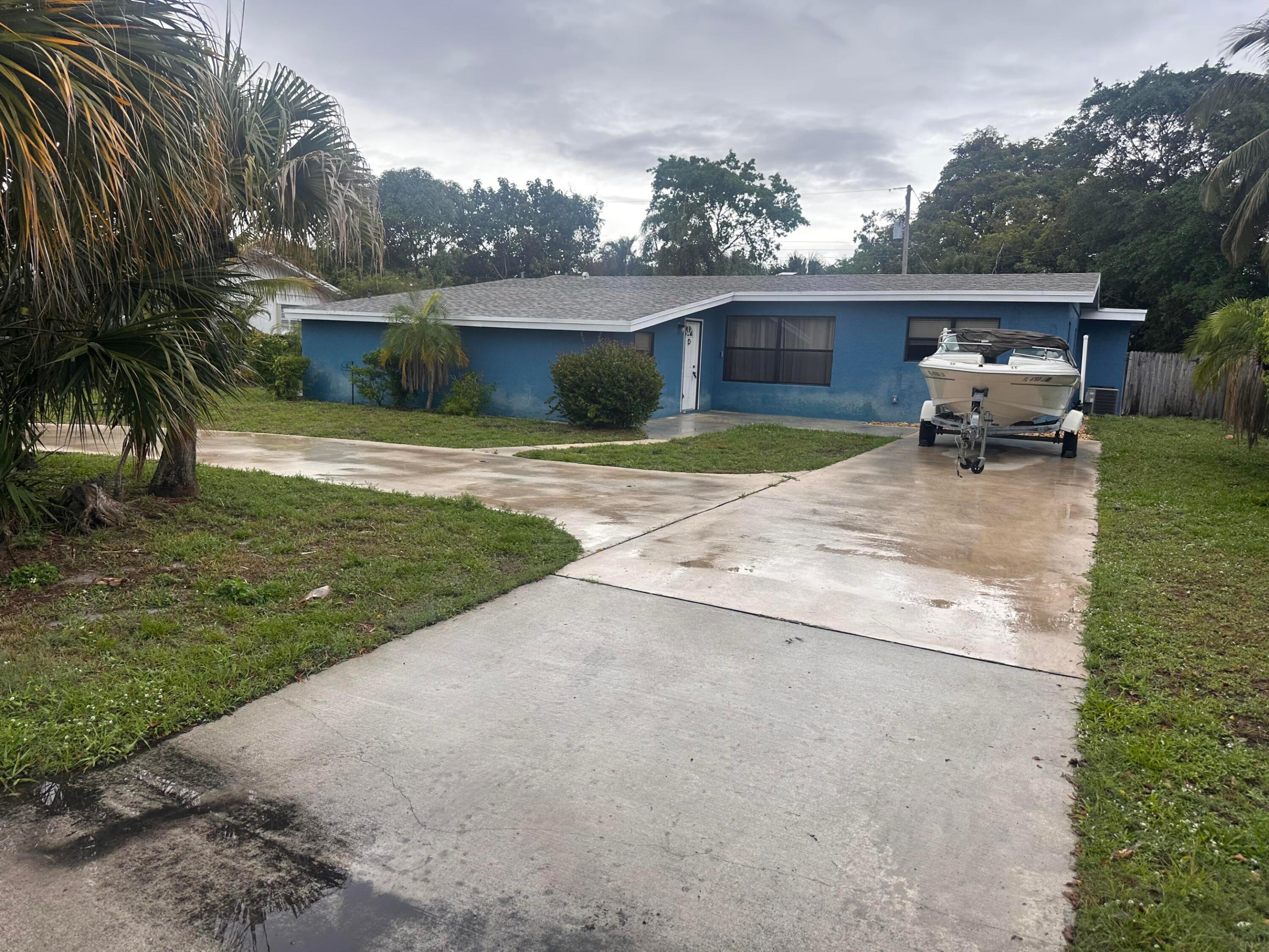 LAWN LAKE - Residential