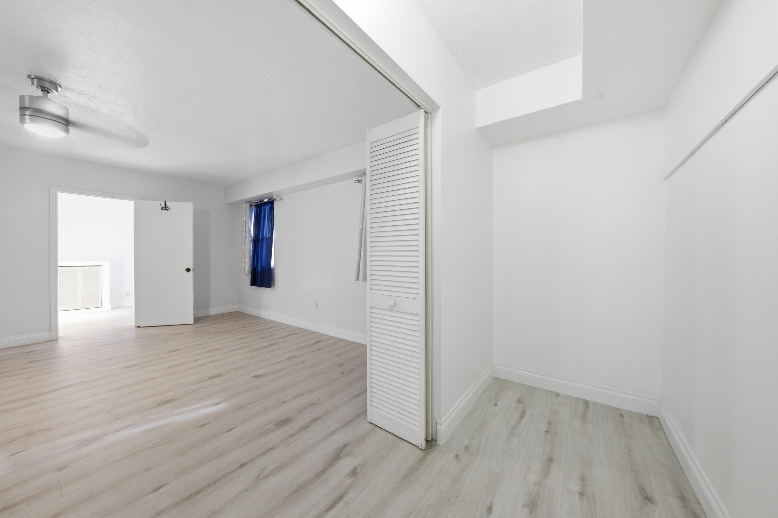 LAWN LAKE - Residential