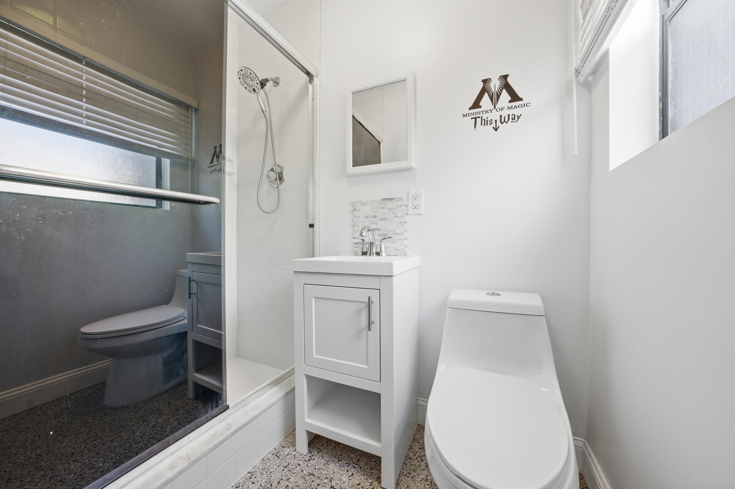 LAWN LAKE - Residential