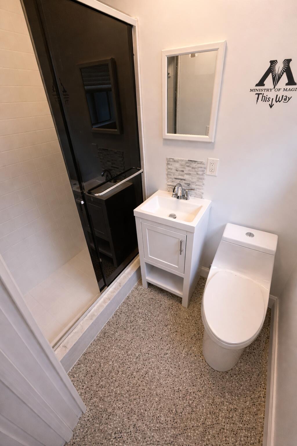 LAWN LAKE - Residential