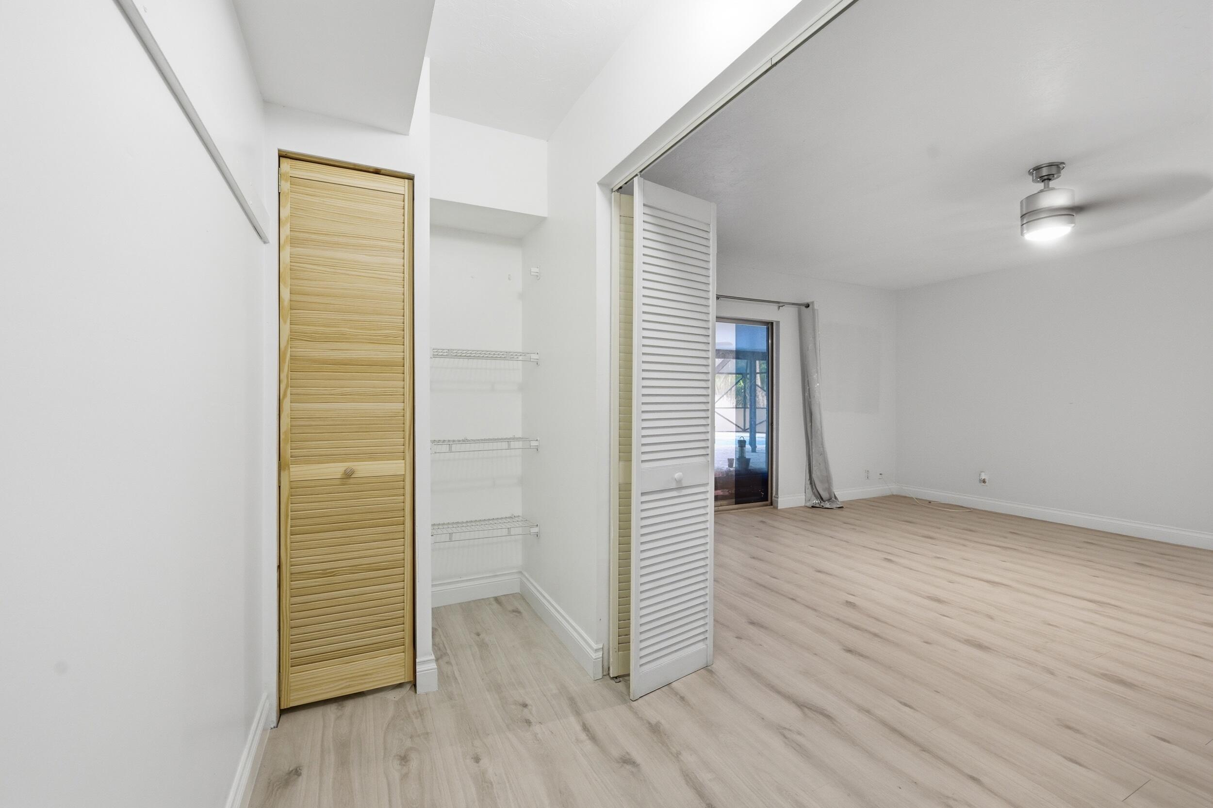 LAWN LAKE - Residential