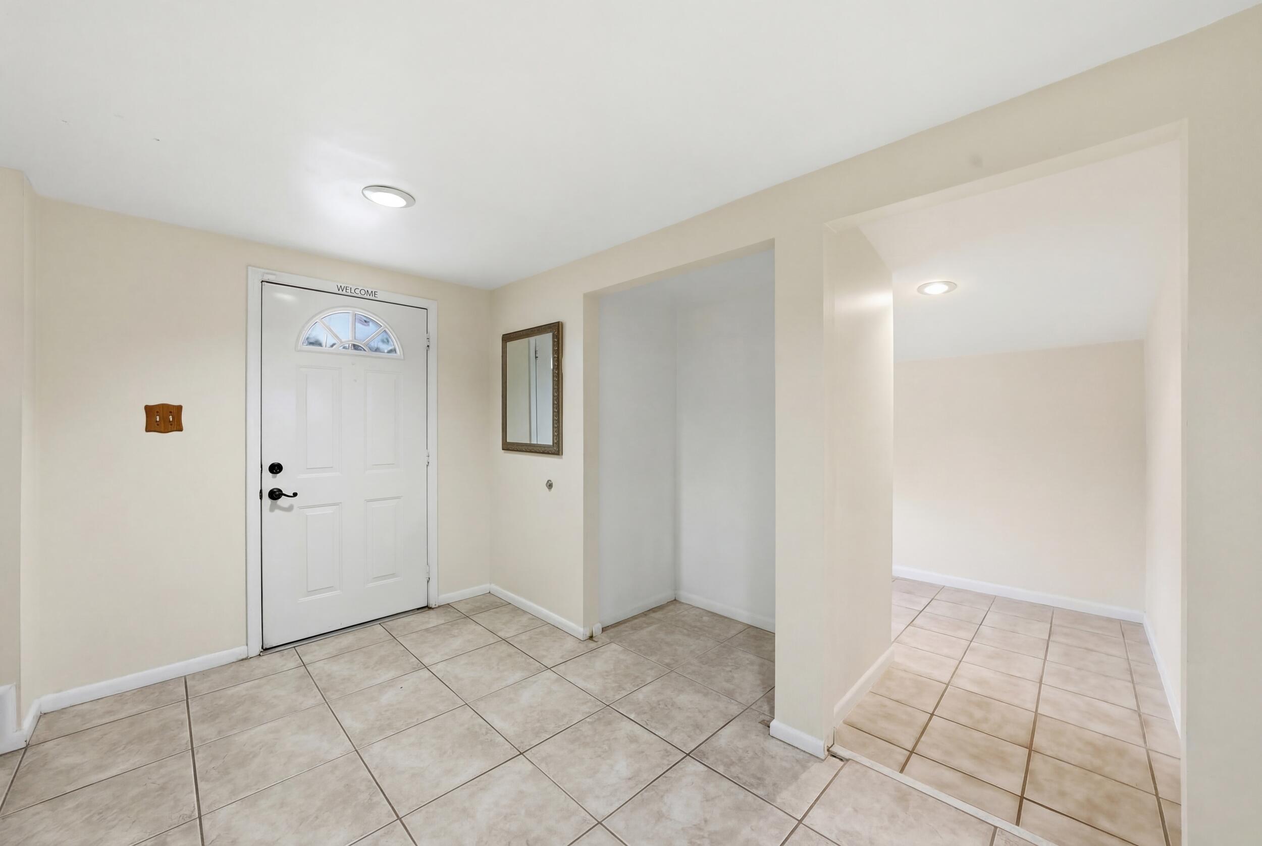 LAWN LAKE - Residential