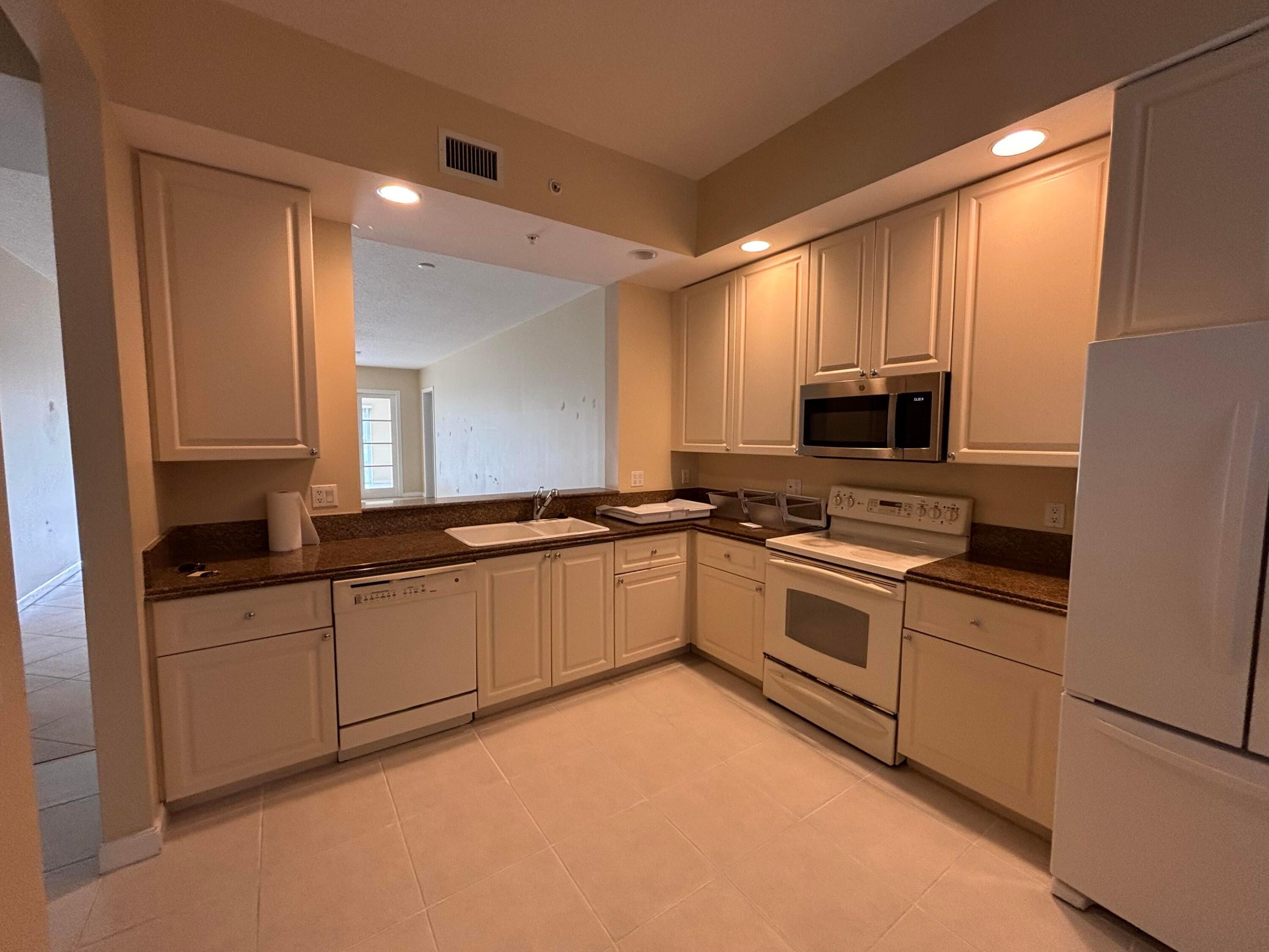 Harbour Isle East - Residential Lease