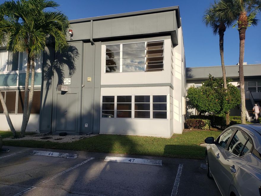 1st Floor 1 bedroom Condo New AC New Water Heater Glass Enclosed Florida Room, basic unit clean ready for move in. Burgundy Pool is only minutes away, enjoy all that Kings Point Delray Beaches Active 55+ and older community has to offer.