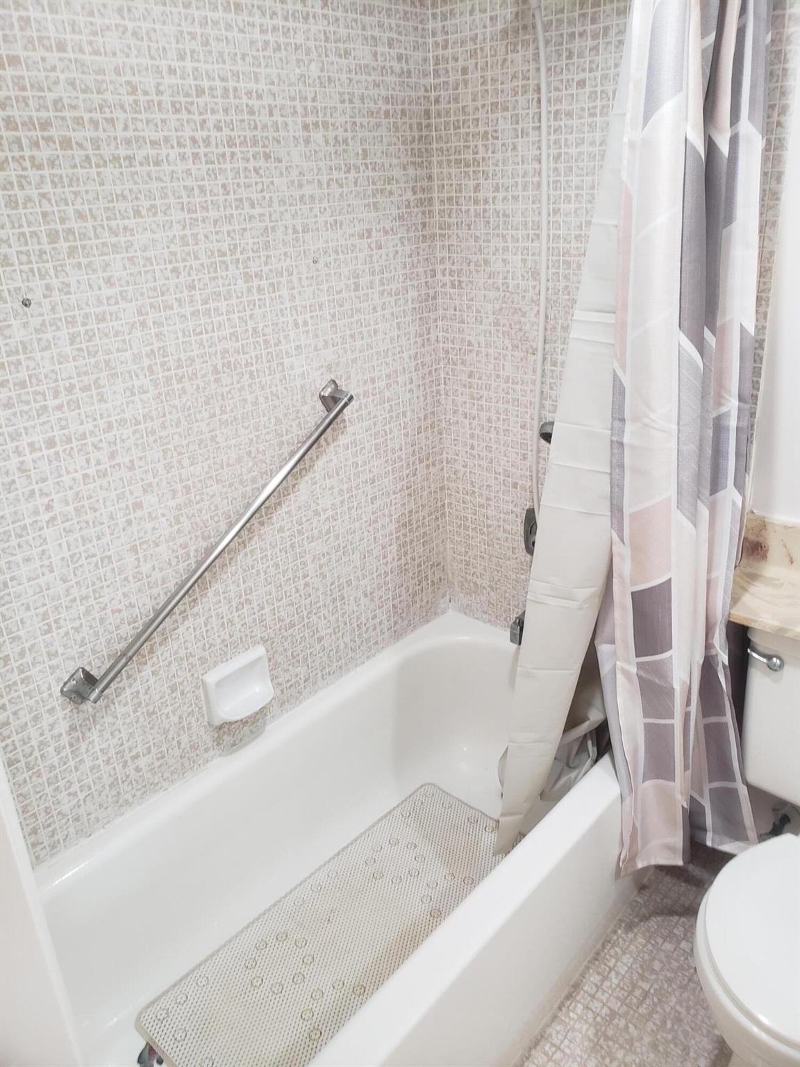 KINGS POINT BURGUNDY COND - Residential Lease