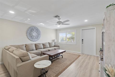 Condominium in Fort Lauderdale FL 2115 37th Dr 18.jpg