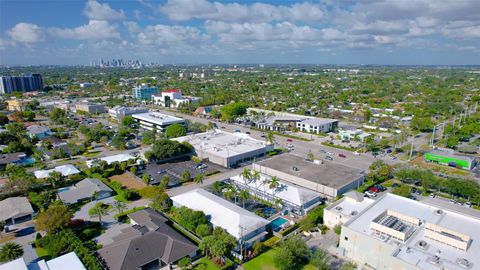 Condominium in Fort Lauderdale FL 2115 37th Dr 40.jpg