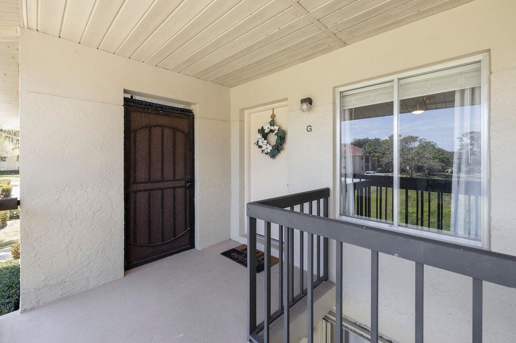 Photo of 6543 Chasewood Drive #G, Jupiter, FL 33458 (MLS # B26009616)