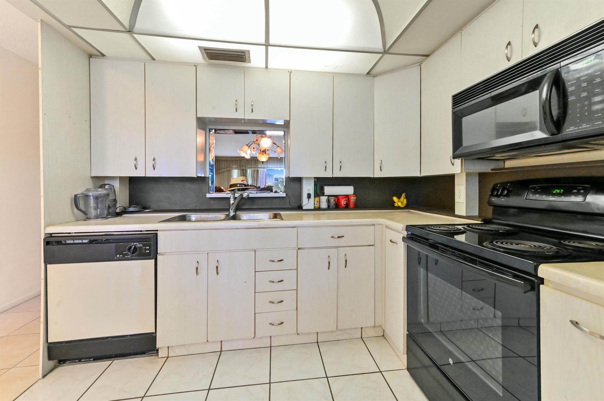 WYNMOOR VILLAGE - Residential
