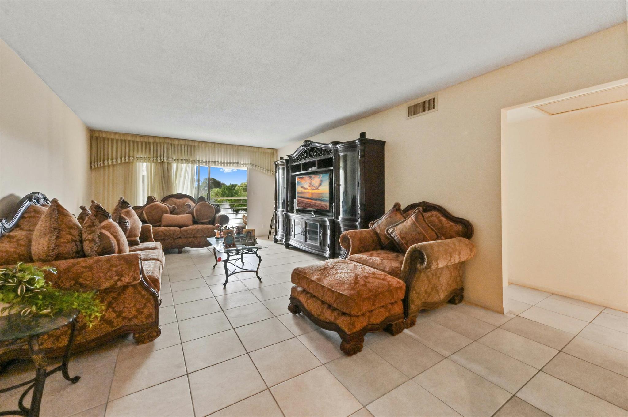 WYNMOOR VILLAGE - Residential
