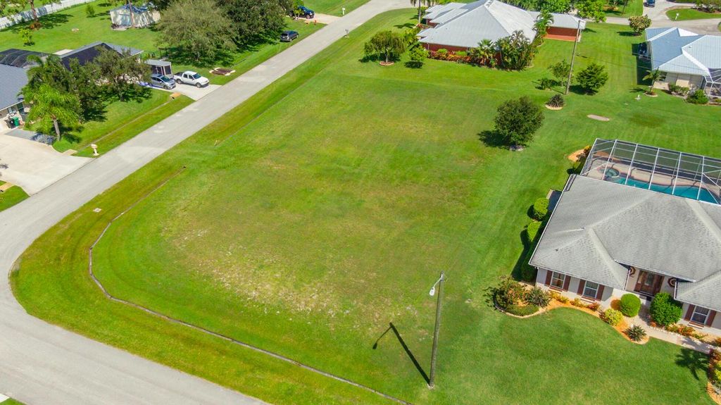 Photo of 163 SW Hawthorne Circle, Port Saint Lucie, FL 34953 (MLS # R11111757)