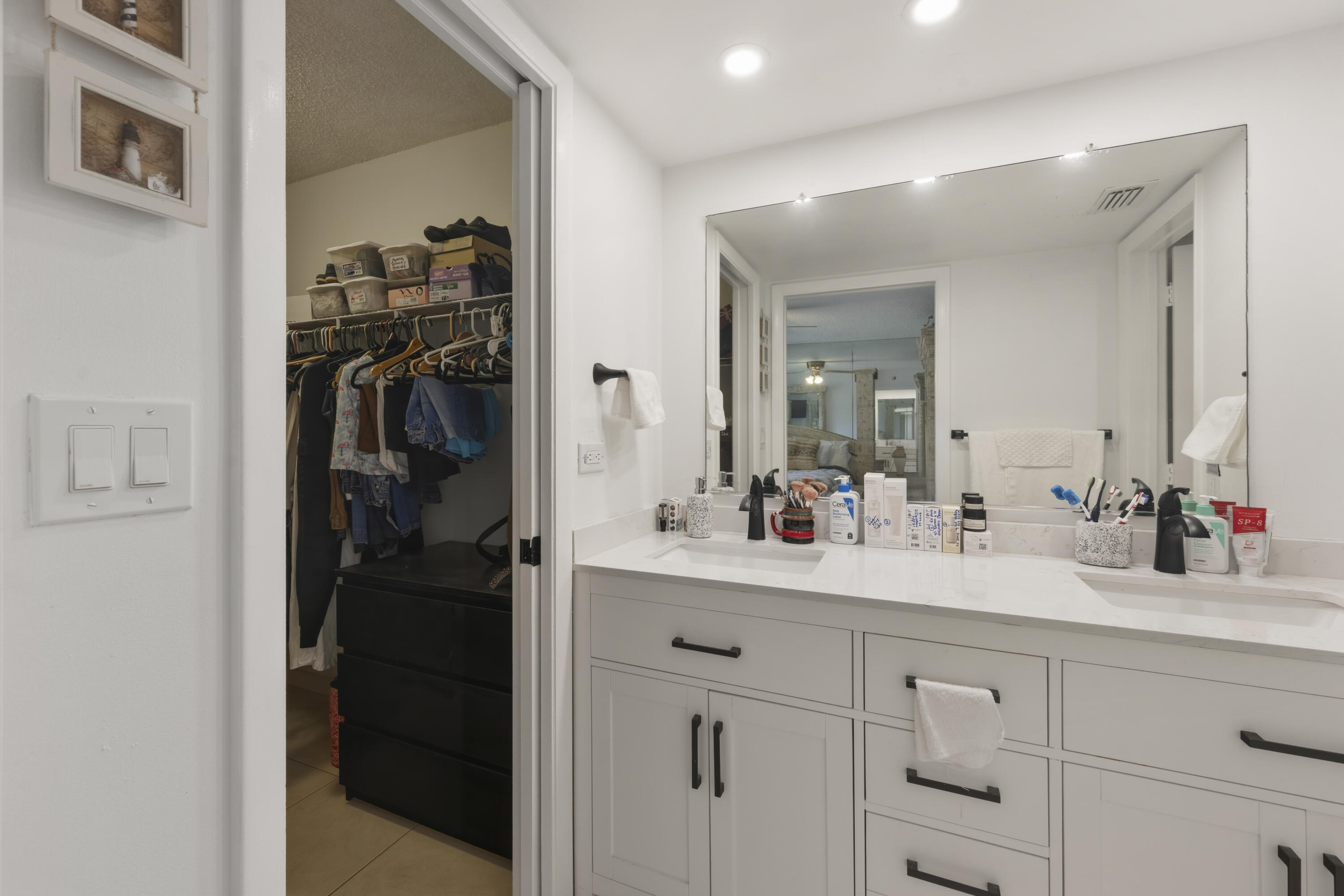 LAKES OF CARRIAGE HILLS - Residential