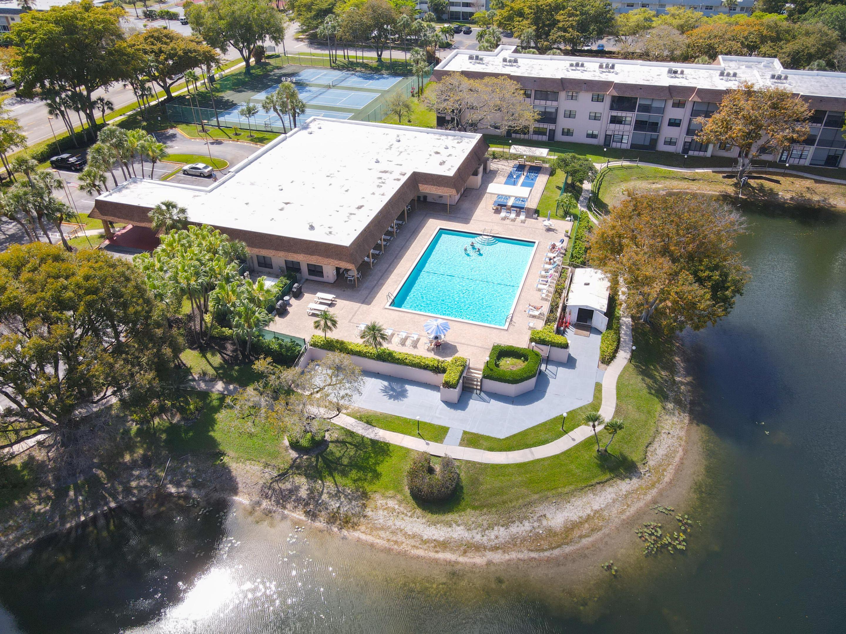 LAKES OF CARRIAGE HILLS - Residential