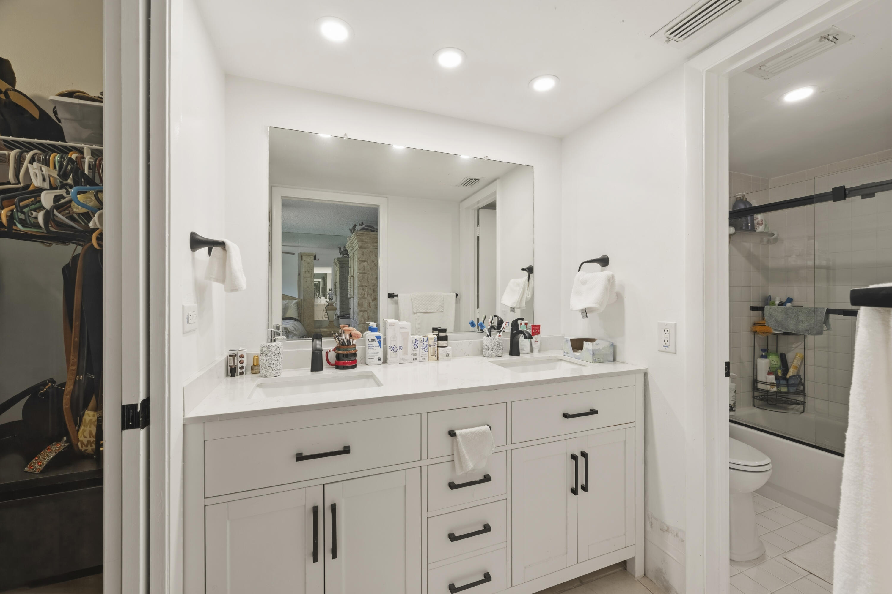 LAKES OF CARRIAGE HILLS - Residential