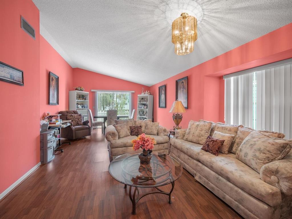 VICTORIA WOODS 2 - Residential