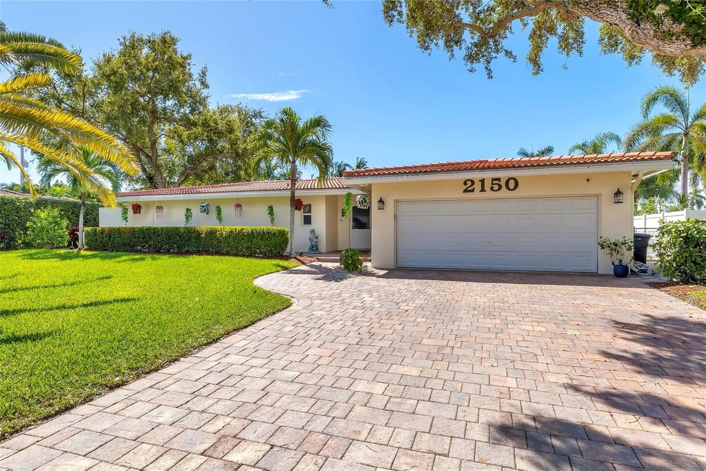 Photo of 2150 NE 30th St, Lighthouse Point, FL 33064 (MLS # F10408154)