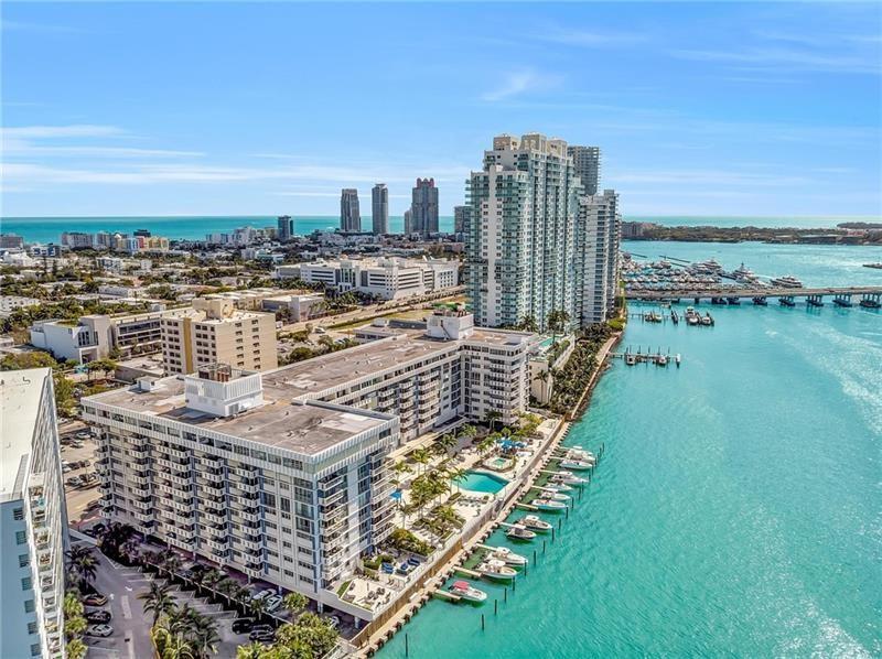 Clean, beautiful, & bright studio/ jnr 1bd open concept. Spacious bath, a separate vanity area & 3 closets. In a quiet full concrete building, overlooking open skies and the tree-lined expansive front yard in sought after part of West Ave, across the water from Star Island . Walking distance to posh SO5th shops, cafes, parks & beaches. SBC is exquisite with an expansive open-air entrance, water view & Miami Skyline resort-style pool-deck.