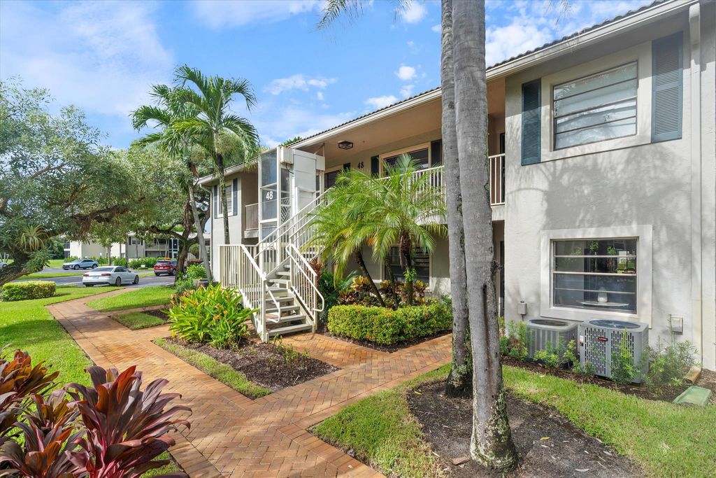 Photo of 48 Stratford Lane W #C, Boynton Beach, FL 33436 (MLS # R11133635)