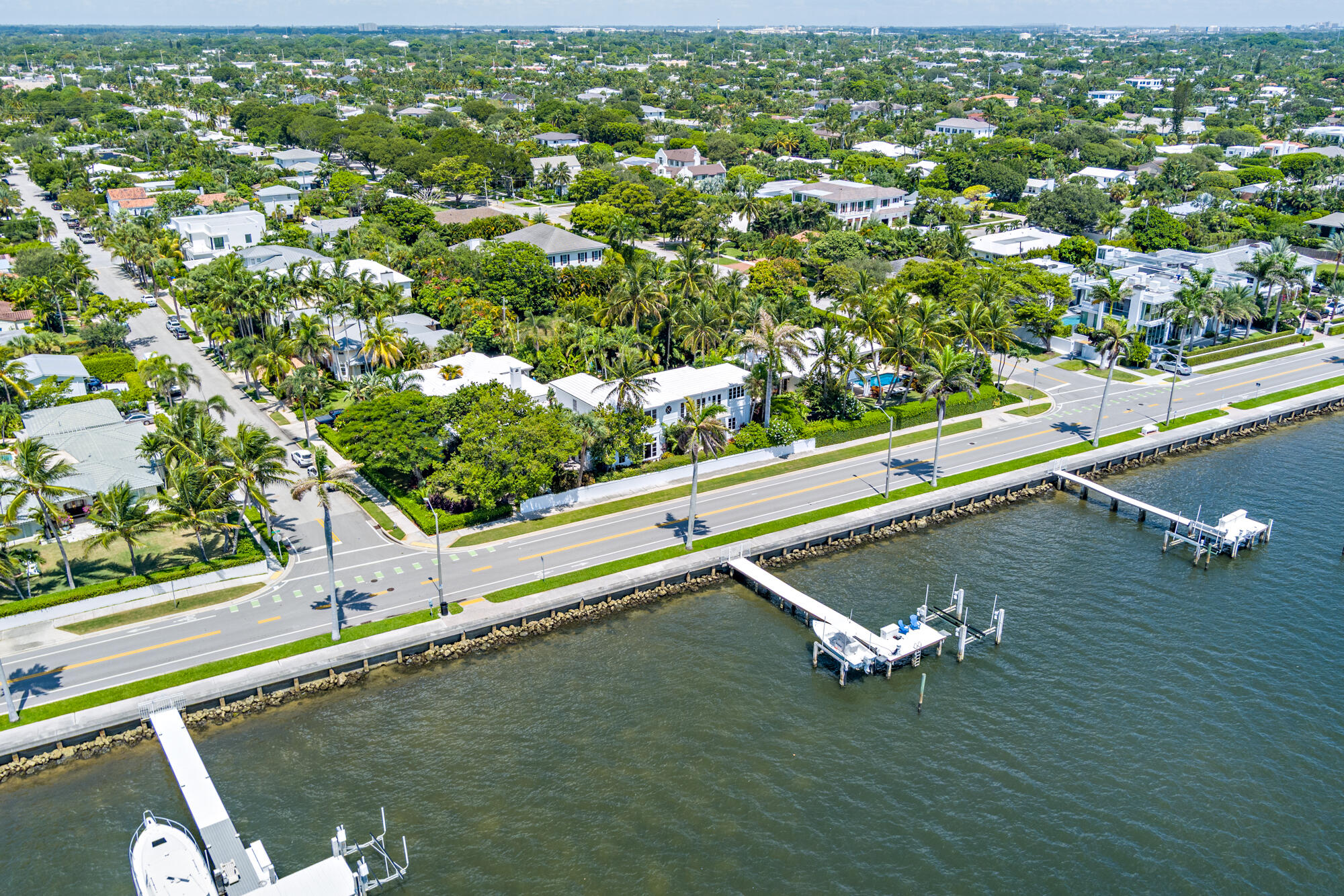 EDGEWATER - Residential