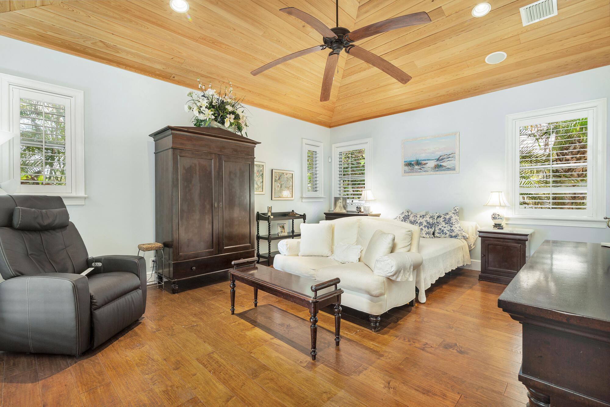 EDGEWATER - Residential