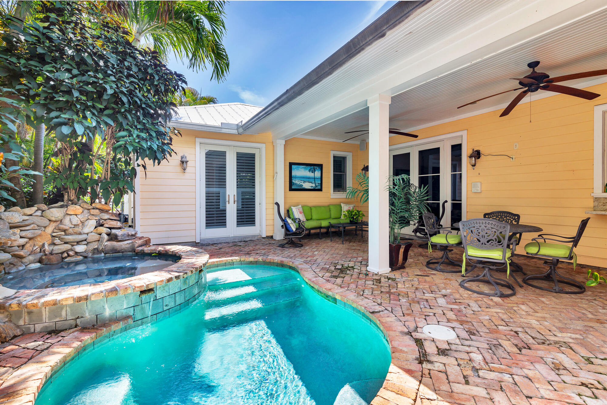 EDGEWATER - Residential