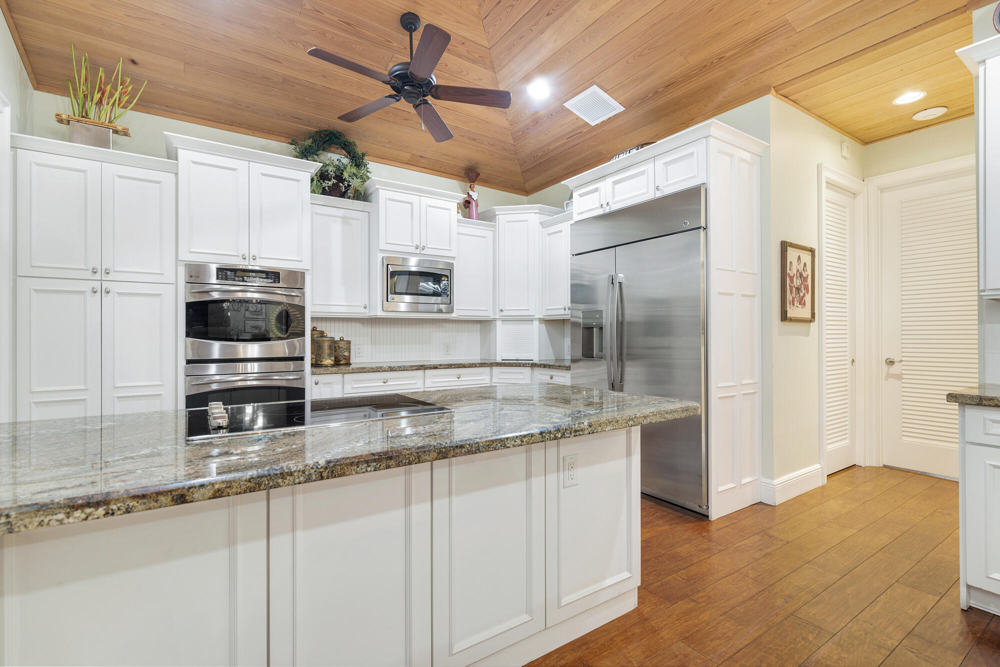 EDGEWATER - Residential