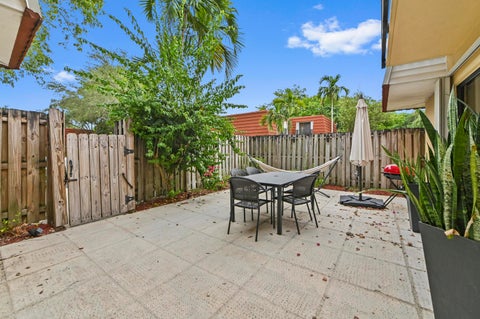 Tiny photo for 746 NW 98th Way, Plantation, FL 33324 (MLS # B26069653)
