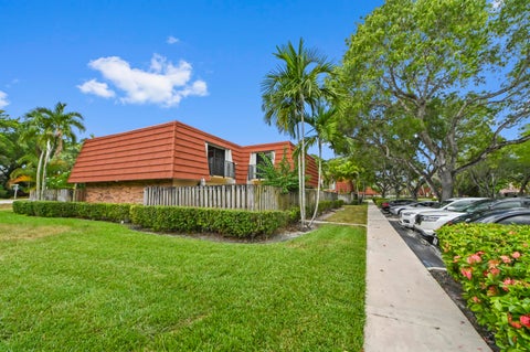 Tiny photo for 746 NW 98th Way, Plantation, FL 33324 (MLS # B26069653)