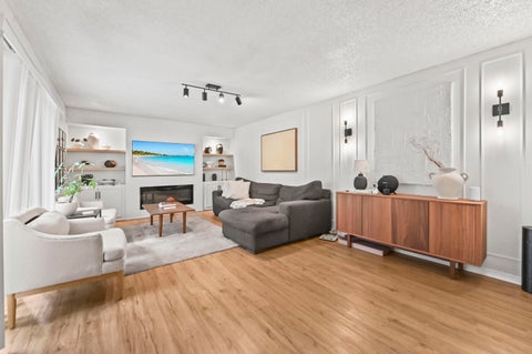 Tiny photo for 746 NW 98th Way, Plantation, FL 33324 (MLS # B26069653)