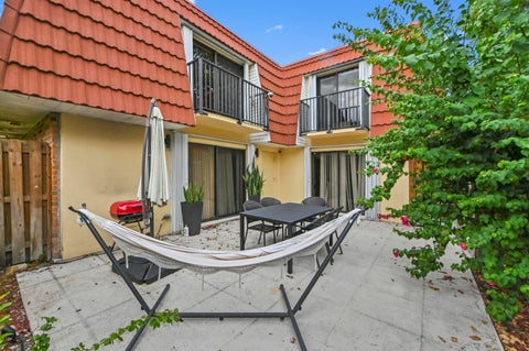 Tiny photo for 746 NW 98th Way, Plantation, FL 33324 (MLS # B26069653)