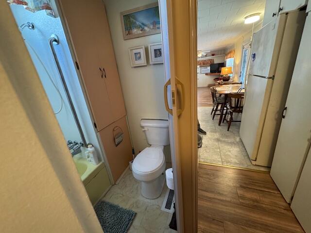 WHISPERING CREEK - Residential