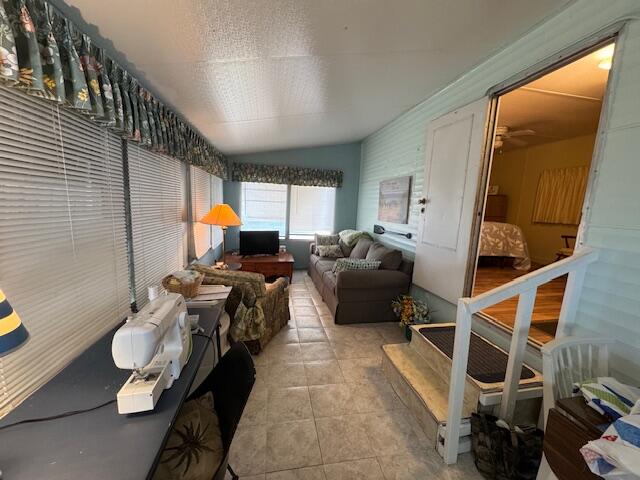 WHISPERING CREEK - Residential