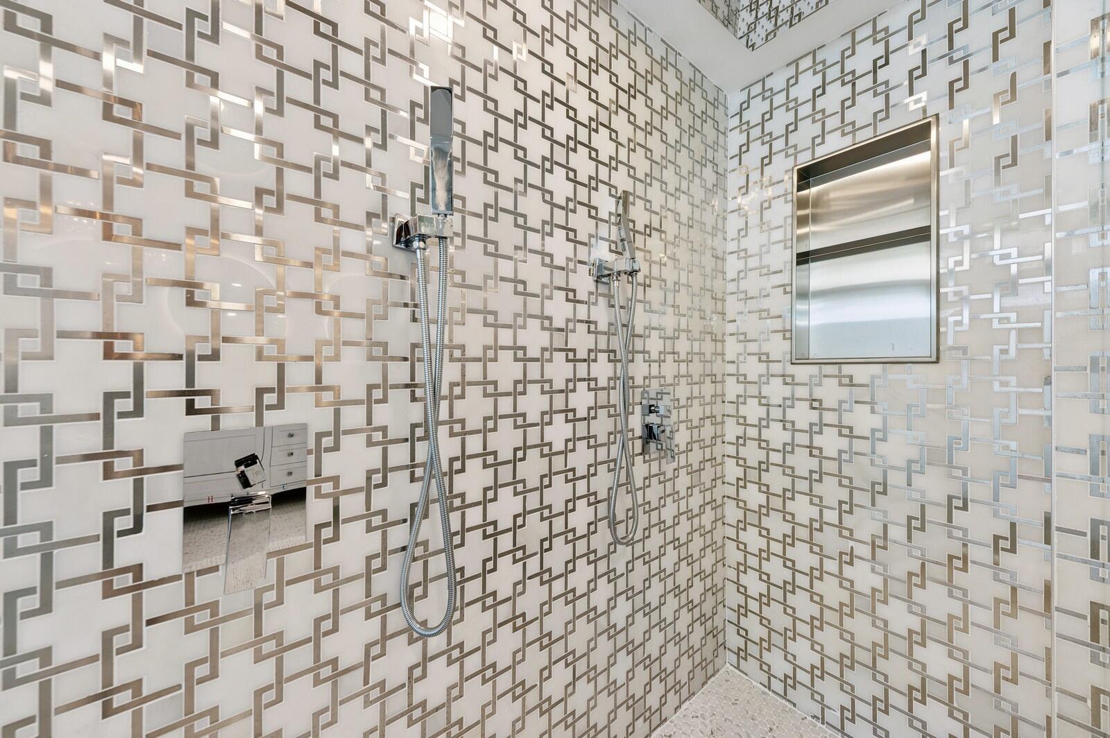 TIARA CONDO - Residential