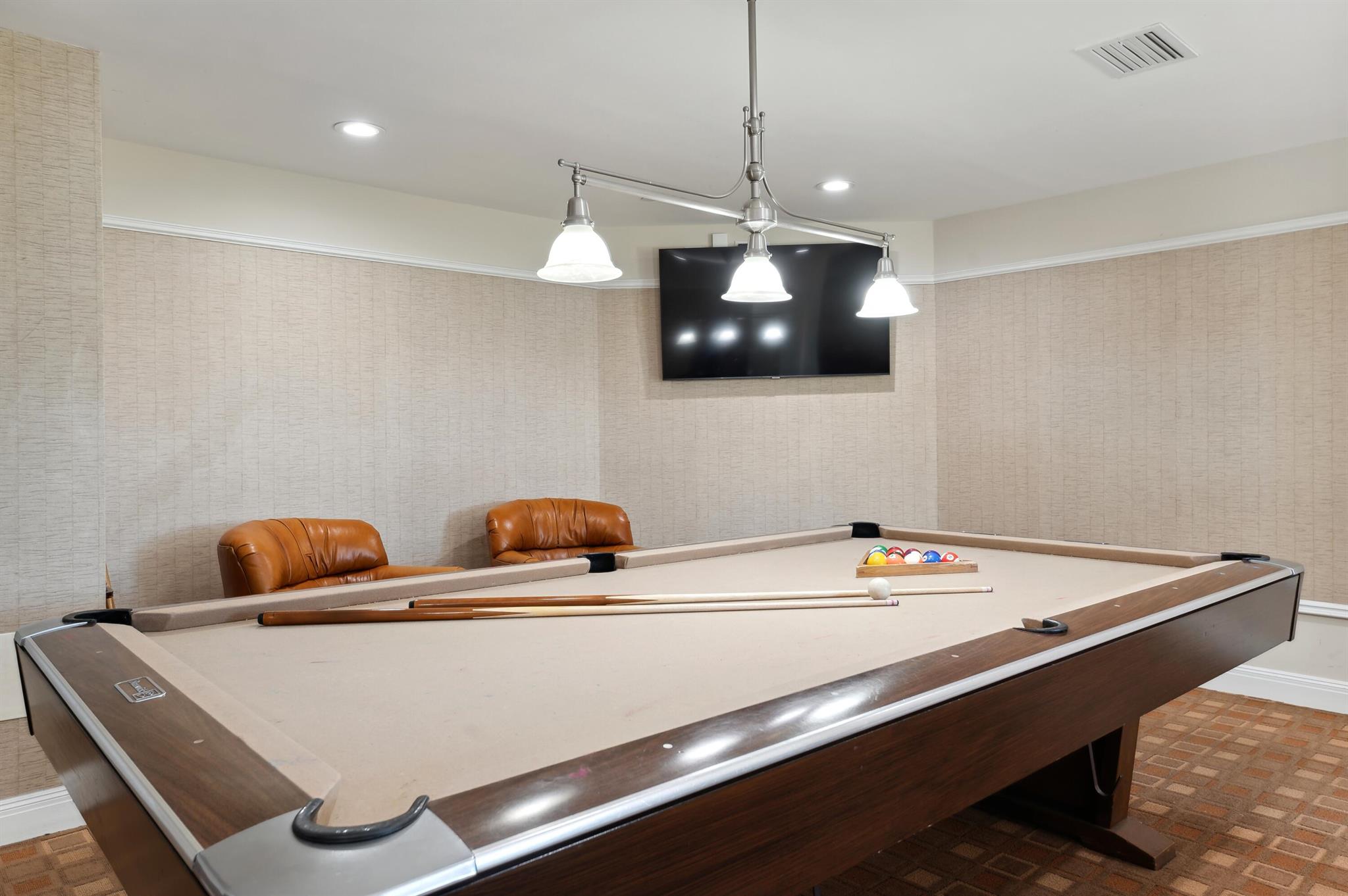 TIARA CONDO - Residential