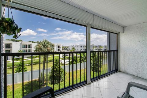 A home in Lake Worth