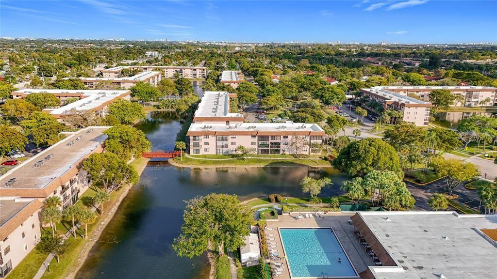 LAKES OF CARRIAGE HILLS - Residential