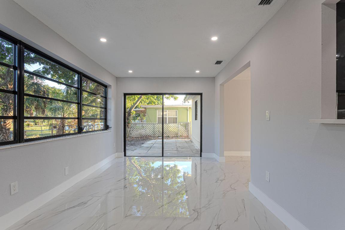 PALM SPRINGS VILLAGE 8 - Residential