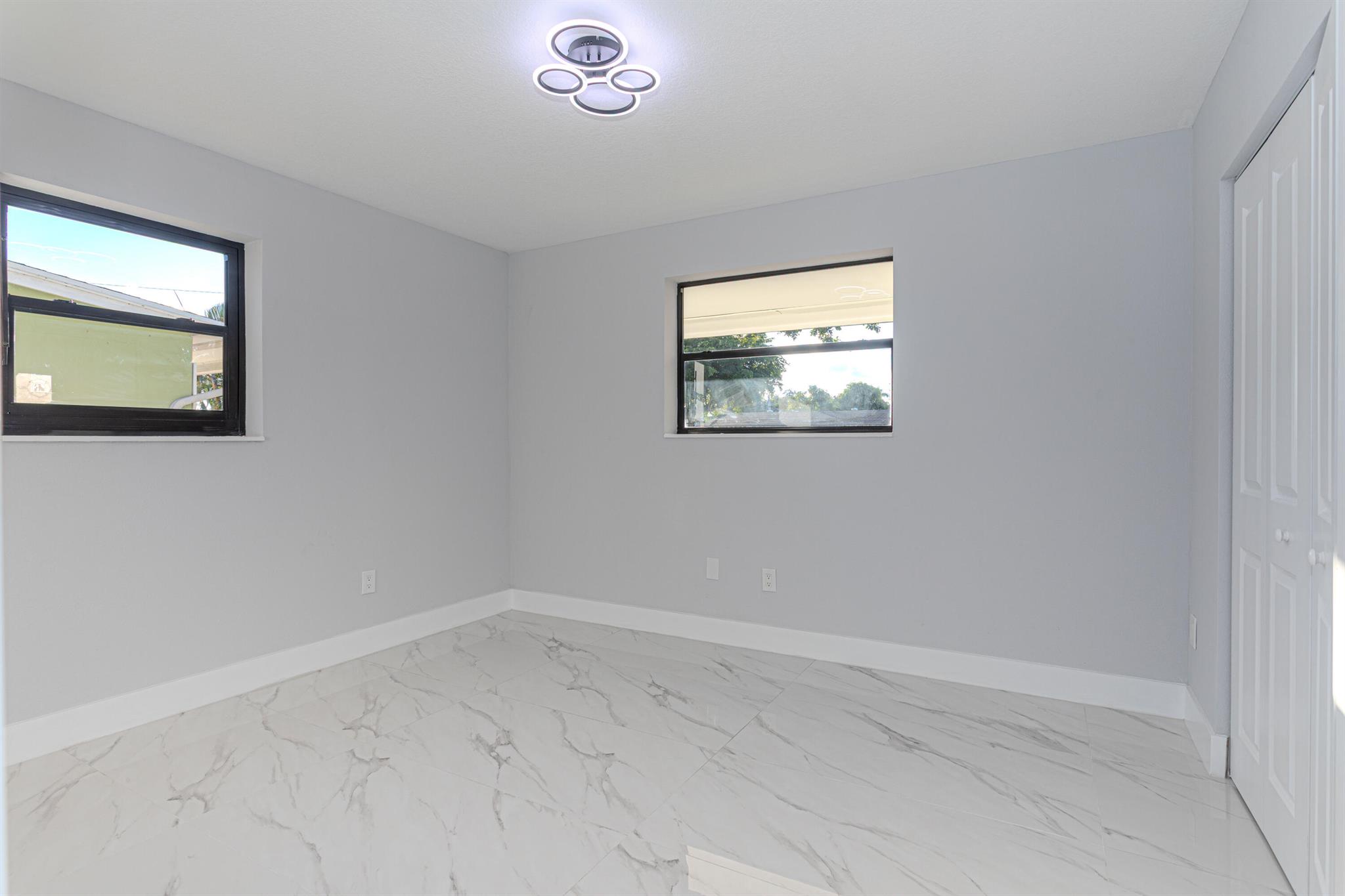 PALM SPRINGS VILLAGE 8 - Residential