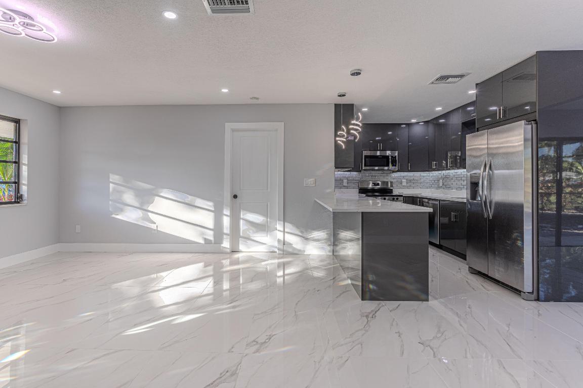 PALM SPRINGS VILLAGE 8 - Residential