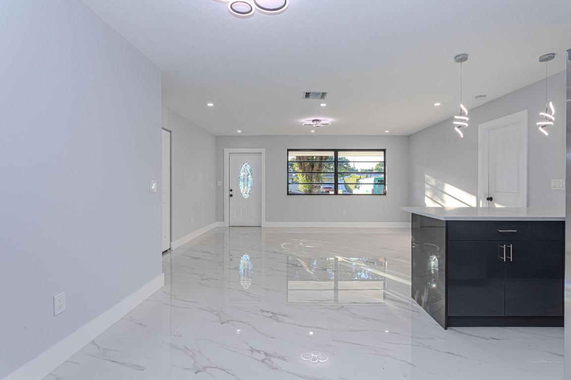 PALM SPRINGS VILLAGE 8 - Residential