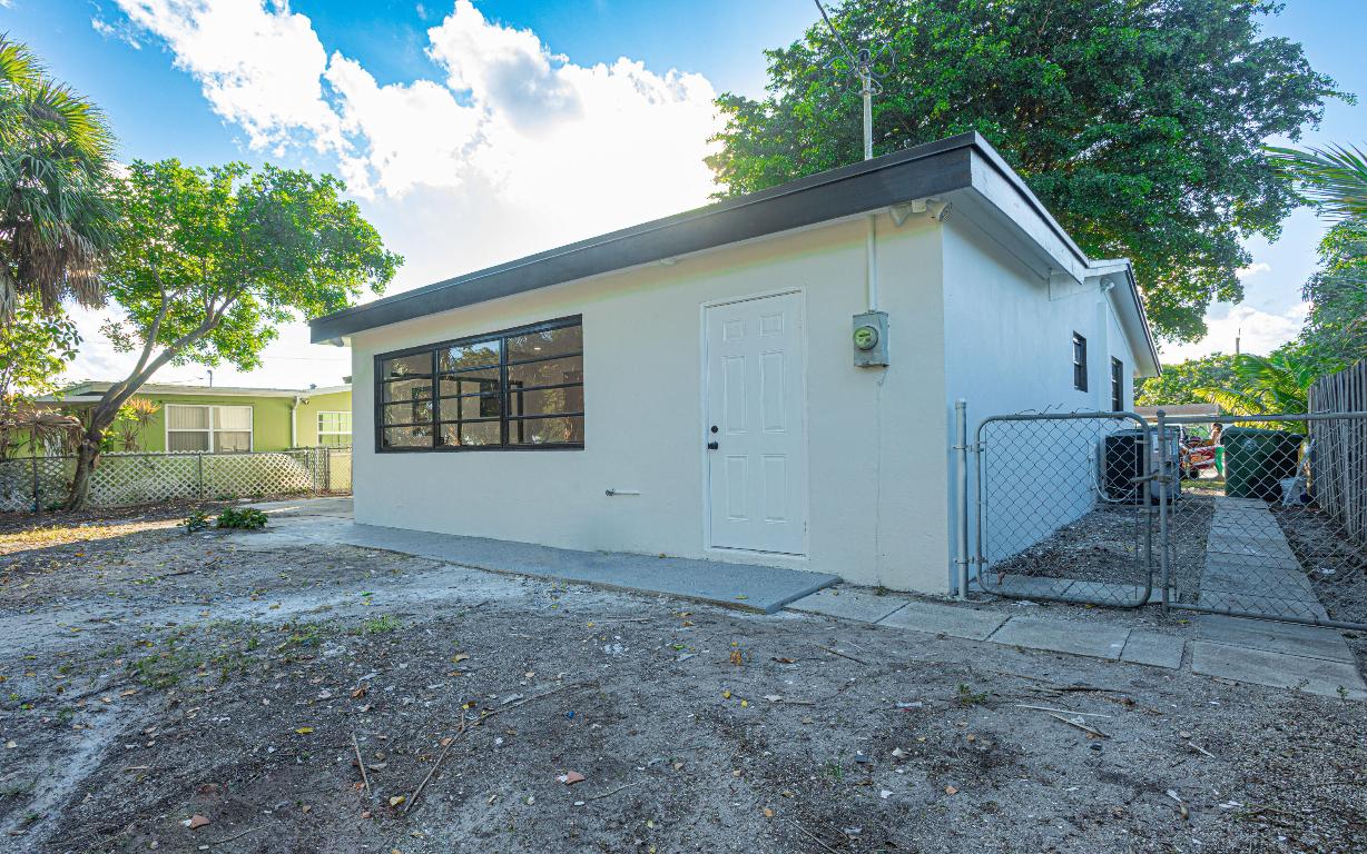 PALM SPRINGS VILLAGE 8 - Residential