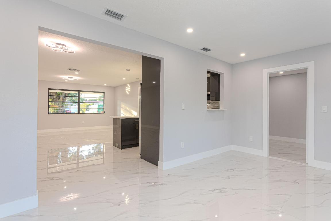 PALM SPRINGS VILLAGE 8 - Residential