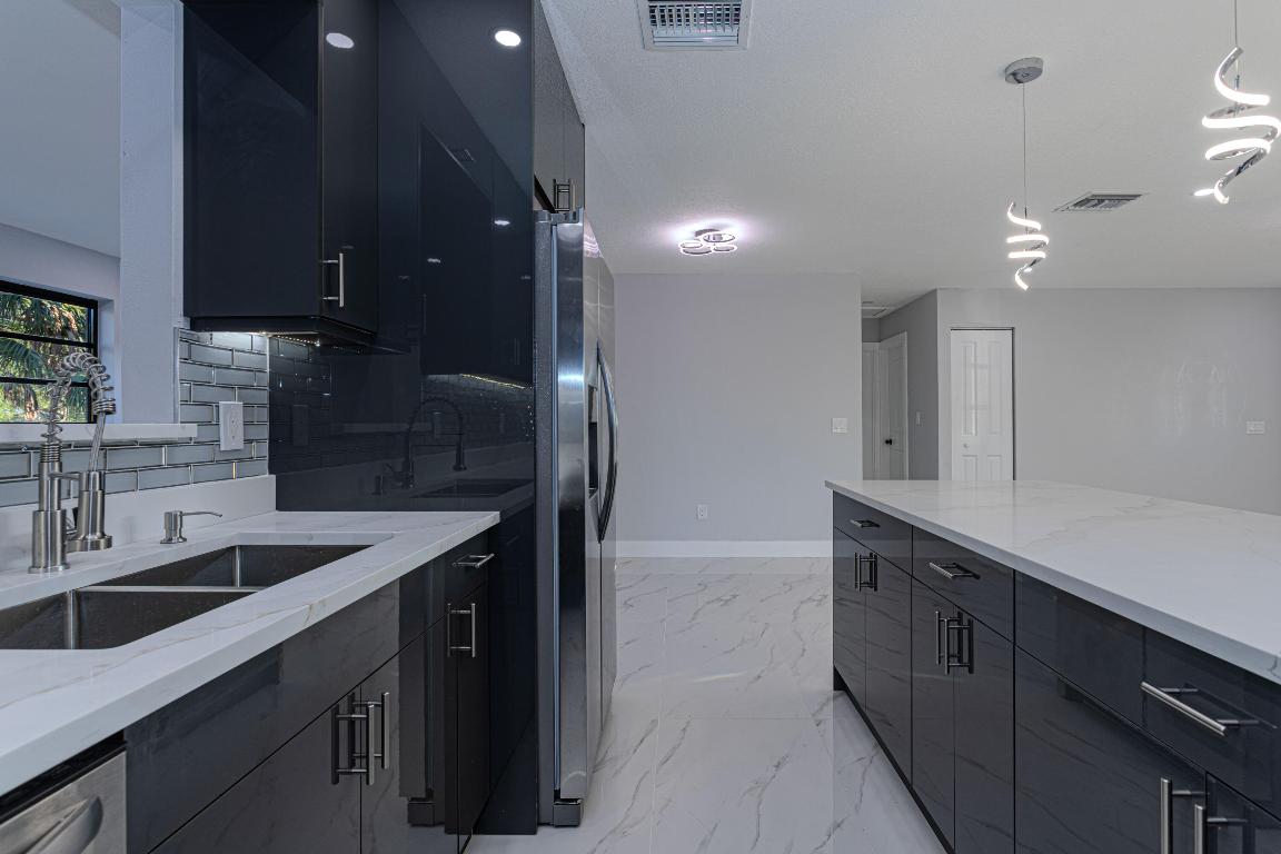 PALM SPRINGS VILLAGE 8 - Residential