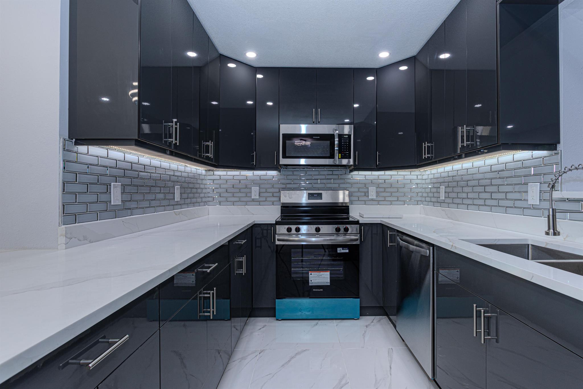 PALM SPRINGS VILLAGE 8 - Residential