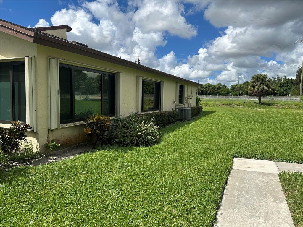 Photo of 13935 Nesting Way #D, Delray Beach, FL 33484 (MLS # F10527613)