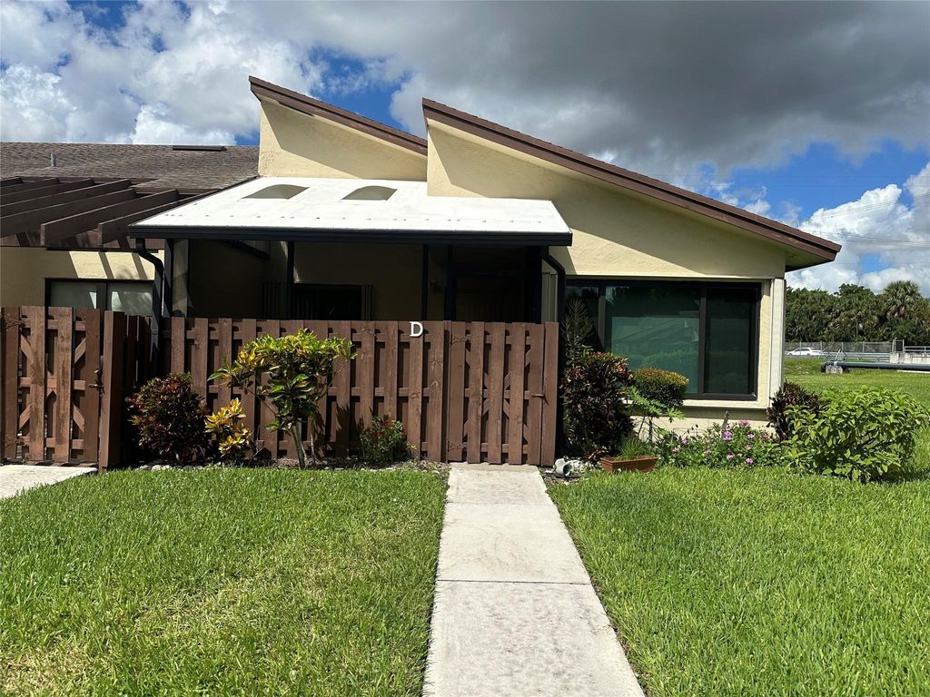 Photo of 13935 Nesting Way #D, Delray Beach, FL 33484 (MLS # F10527613)